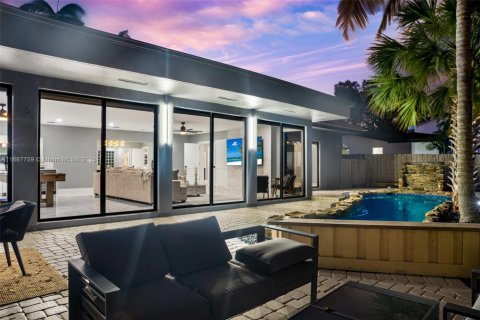Villa ou maison à louer à Fort Lauderdale, Floride: 4 chambres, 293.39 m2 № 1933116 - photo 6
