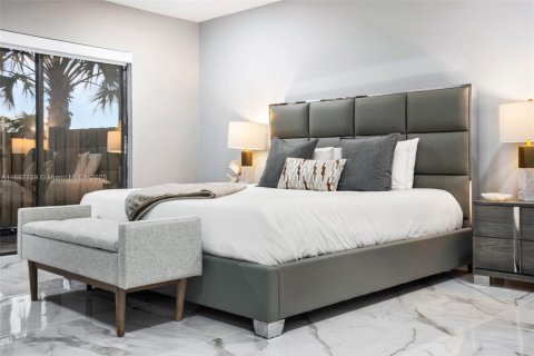 Villa ou maison à louer à Fort Lauderdale, Floride: 4 chambres, 293.39 m2 № 1933116 - photo 12