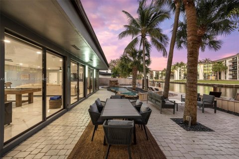 Villa ou maison à louer à Fort Lauderdale, Floride: 4 chambres, 293.39 m2 № 1933116 - photo 23