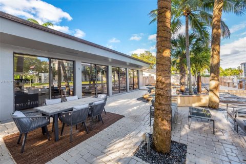 Villa ou maison à louer à Fort Lauderdale, Floride: 4 chambres, 293.39 m2 № 1933116 - photo 27