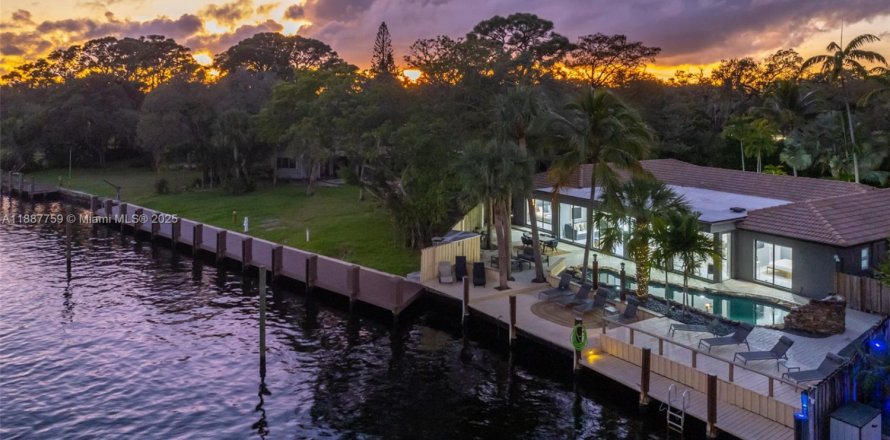 Casa en Fort Lauderdale, Florida 3 dormitorios, 293.39 m2 № 1933116