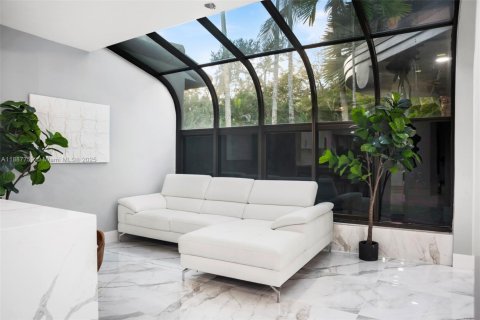 Villa ou maison à louer à Fort Lauderdale, Floride: 4 chambres, 293.39 m2 № 1933116 - photo 15