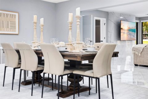 Villa ou maison à louer à Fort Lauderdale, Floride: 4 chambres, 293.39 m2 № 1933116 - photo 8