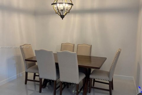 Adosado en alquiler en Cutler Bay, Florida, 3 dormitorios, 141.77 m2 № 2019963 - foto 11