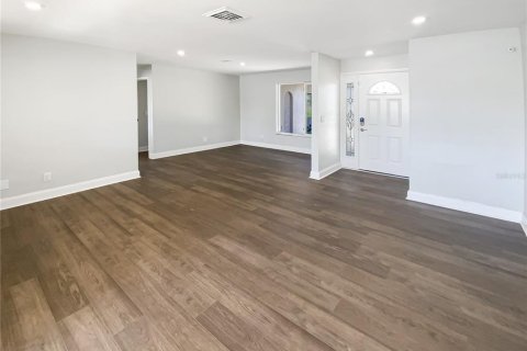 Casa en venta en Largo, Florida, 3 dormitorios, 168.52 m2 № 1637570 - foto 3