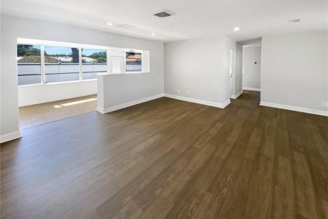 Casa en venta en Largo, Florida, 3 dormitorios, 168.52 m2 № 1637570 - foto 17