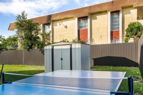 Propiedad comercial en venta en Miami, Florida, 125.42 m2 № 1966544 - foto 27