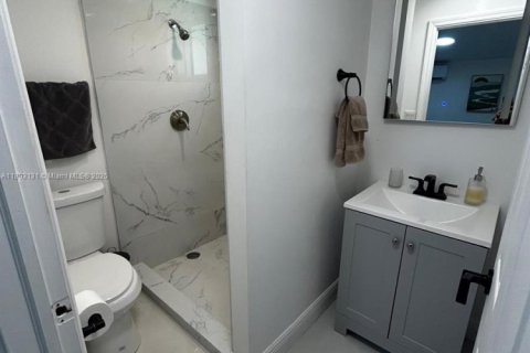 Снять в аренду коммерческую недвижимость в Майами, Флорида 1 спальня, 37.16м2, № 1946759 - фото 10