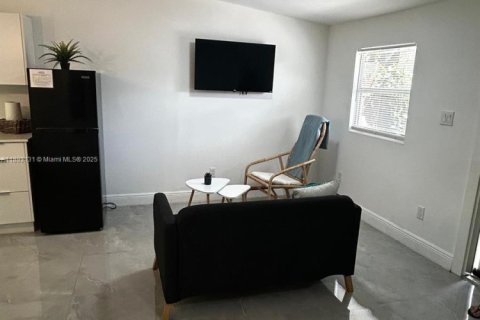 Immobilier commercial à louer à Miami, Floride: 1 chambre, 125.7 m2 № 1946759 - photo 6
