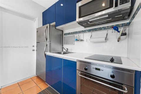 House in Miami Beach, Florida 4 bedrooms, 304.81 sq.m. № 1930103 - photo 30