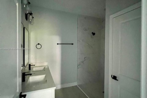 Casa en alquiler en Port Charlotte, Florida, 4 dormitorios, 149.29 m2 № 1951367 - foto 7