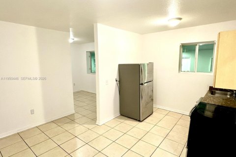 Купить виллу или дом в Майами, Флорида 1 спальня, 43.2м2, № 2005925 - фото 2