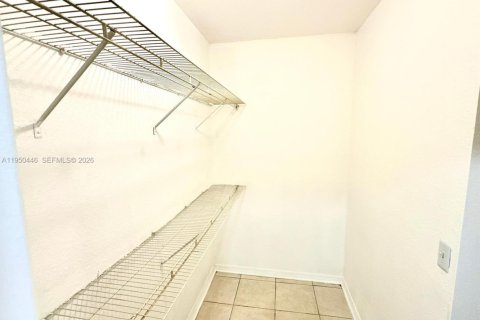 Купить виллу или дом в Майами, Флорида 1 спальня, 43.2м2, № 2005925 - фото 12