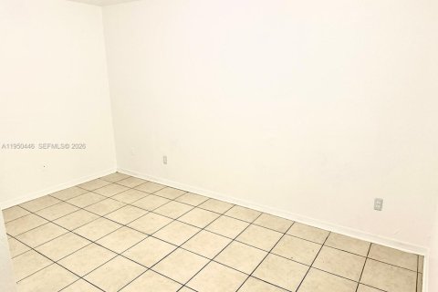 Купить виллу или дом в Майами, Флорида 1 спальня, 43.2м2, № 2005925 - фото 7