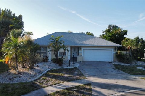House in Apollo Beach, Florida 3 bedrooms, 202.53 sq.m. № 2204867 - photo 28
