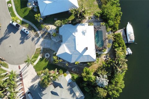 House in Apollo Beach, Florida 3 bedrooms, 202.53 sq.m. № 2204867 - photo 24