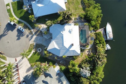 House in Apollo Beach, Florida 3 bedrooms, 202.53 sq.m. № 2204867 - photo 25
