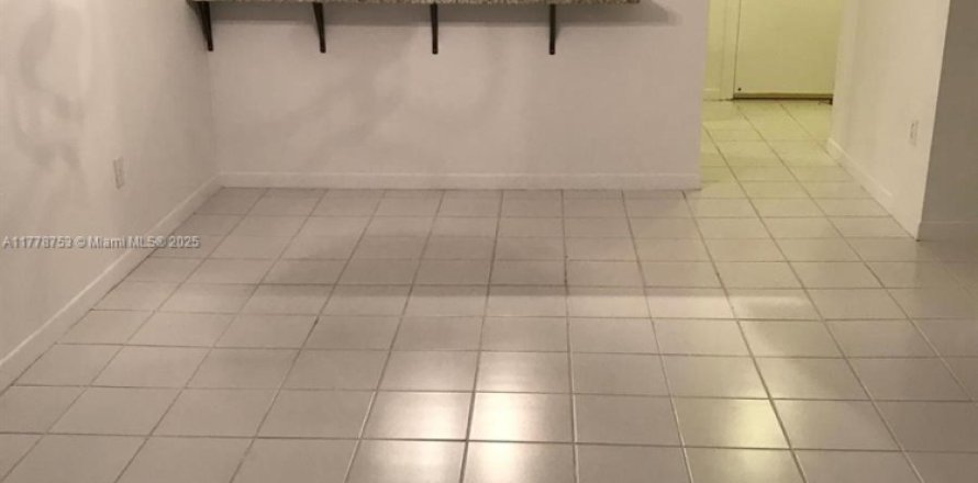 Condo in Miami, Florida, 2 bedrooms  № 1698451