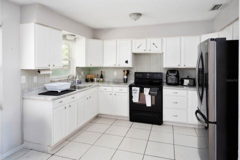 House in Ocala, Florida 3 bedrooms, 112.88 sq.m. № 1816893 - photo 9