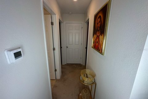 House in Davenport, Florida 4 bedrooms, 275.55 sq.m. № 1911203 - photo 17
