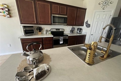 House in Davenport, Florida 4 bedrooms, 275.55 sq.m. № 1911203 - photo 5