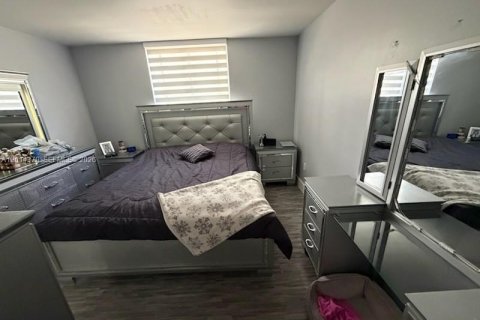 Condominio en venta en Miami, Florida, 2 dormitorios, 81.38 m2 № 2076413 - foto 2