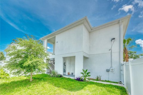 Villa ou maison à louer à Saint Petersburg, Floride: 3 chambres, 144.93 m2 № 1822335 - photo 1
