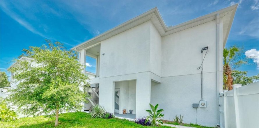 Villa ou maison à Saint Petersburg, Floride 3 chambres, 144.93 m2 № 1822335