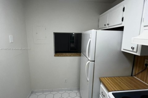 Condo in Sunrise, Florida, 2 bedrooms  № 1868088 - photo 5