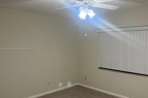 Condo in Sunrise, Florida, 2 bedrooms  № 1868088 - photo 6