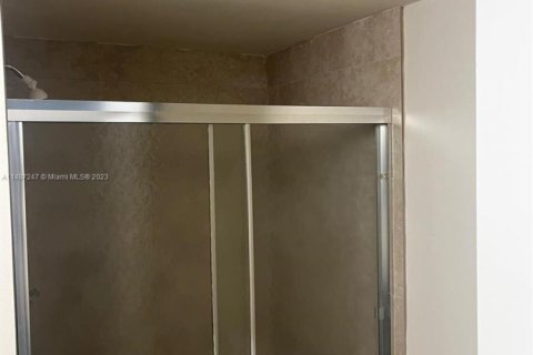 Condo in Sunrise, Florida, 2 bedrooms  № 1868088 - photo 15