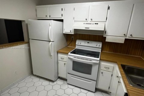 Condo in Sunrise, Florida, 2 bedrooms  № 1868088 - photo 28