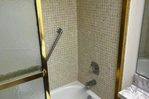 Condo in Sunrise, Florida, 2 bedrooms  № 1868088 - photo 21