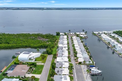 Copropriété à vendre à Longboat Key, Floride: 2 chambres, 126.07 m2 № 2408991 - photo 11
