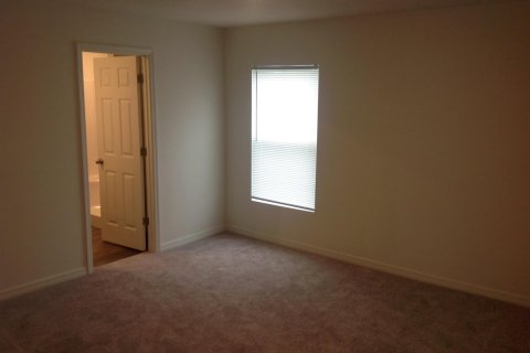 House in Port St. Lucie, Florida 4 bedrooms, 166.85 sq.m. № 2387181 - photo 10