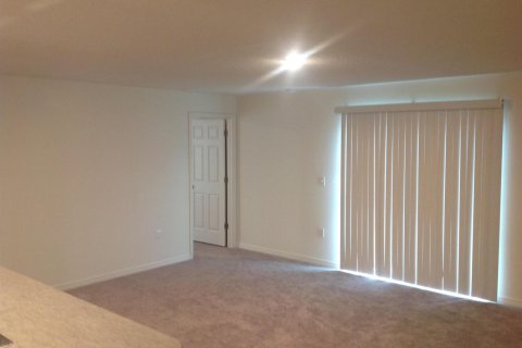 House in Port St. Lucie, Florida 4 bedrooms, 166.85 sq.m. № 2387181 - photo 9