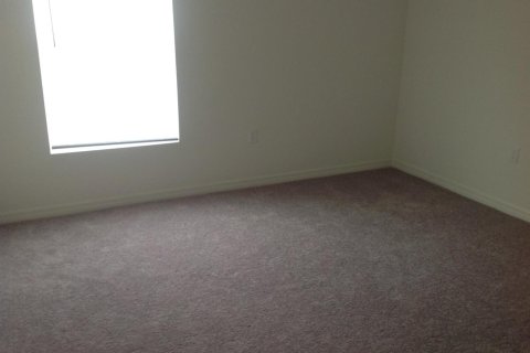 House in Port St. Lucie, Florida 4 bedrooms, 166.85 sq.m. № 2387181 - photo 14