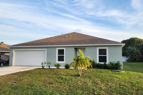 House in Port St. Lucie, Florida 4 bedrooms, 166.85 sq.m. № 2387181