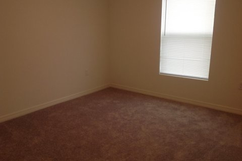 House in Port St. Lucie, Florida 4 bedrooms, 166.85 sq.m. № 2387181 - photo 16