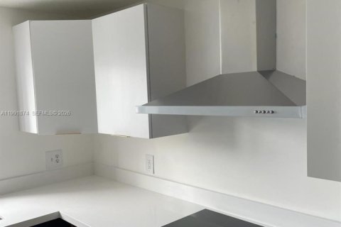Apartamento en alquiler en Miami, Florida, 2 dormitorios, 87.51 m2 № 2055423 - foto 15