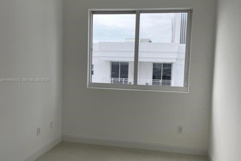 Apartamento en alquiler en Miami, Florida, 2 dormitorios, 87.51 m2 № 2055423 - foto 10