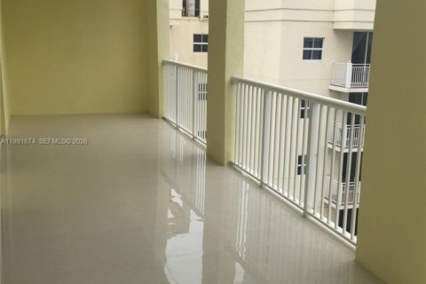 Apartamento en alquiler en Miami, Florida, 2 dormitorios, 87.51 m2 № 2055423 - foto 2