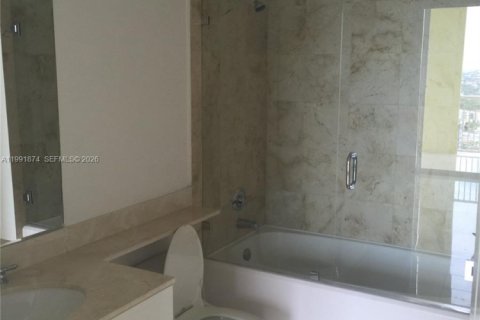 Apartamento en alquiler en Miami, Florida, 2 dormitorios, 87.51 m2 № 2055423 - foto 6
