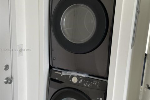 Apartamento en alquiler en Miami, Florida, 2 dormitorios, 87.51 m2 № 2055423 - foto 14