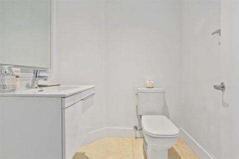 Condominio en venta en North Miami Beach, Florida, 2 dormitorios, 156.26 m2 № 1468537 - foto 4