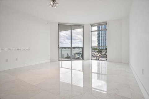 Condominio en venta en North Miami Beach, Florida, 2 dormitorios, 156.26 m2 № 1468537 - foto 16