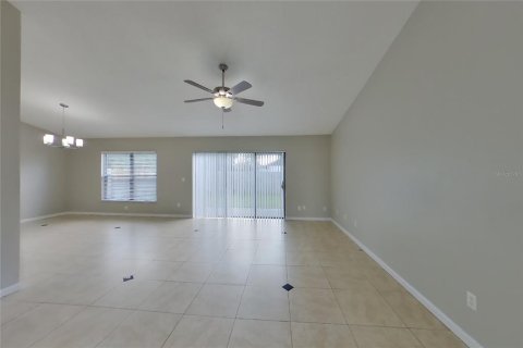 Villa ou maison à louer à Orlando, Floride: 3 chambres, 114.64 m2 № 2427575 - photo 2