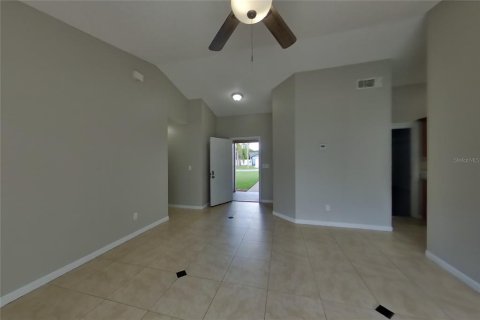 Villa ou maison à louer à Orlando, Floride: 3 chambres, 114.64 m2 № 2427575 - photo 3