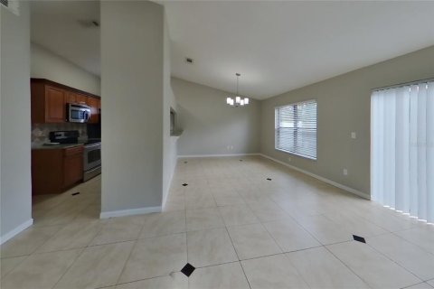 Villa ou maison à louer à Orlando, Floride: 3 chambres, 114.64 m2 № 2427575 - photo 4