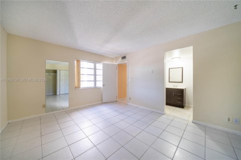 Condominio en alquiler en Coral Springs, Florida, 2 dormitorios, 104.98 m2 № 2027655 - foto 29